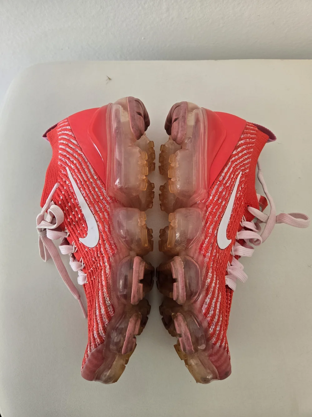 Nike Air VaporMax Flyknit 3 Track Red/Pink/White Low Top Sneakers  Sz 8/EUR 39